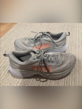 Hoka Gray Bondi 8 Running Shoes with Coral Logo Accents / Size 9B